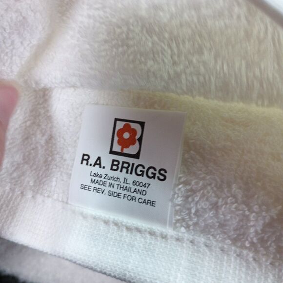 Vintage R.A. Briggs “Cat in Santa Hat” Bath & Hand Towel Set – Christmas Decor - Picture 7 of 11